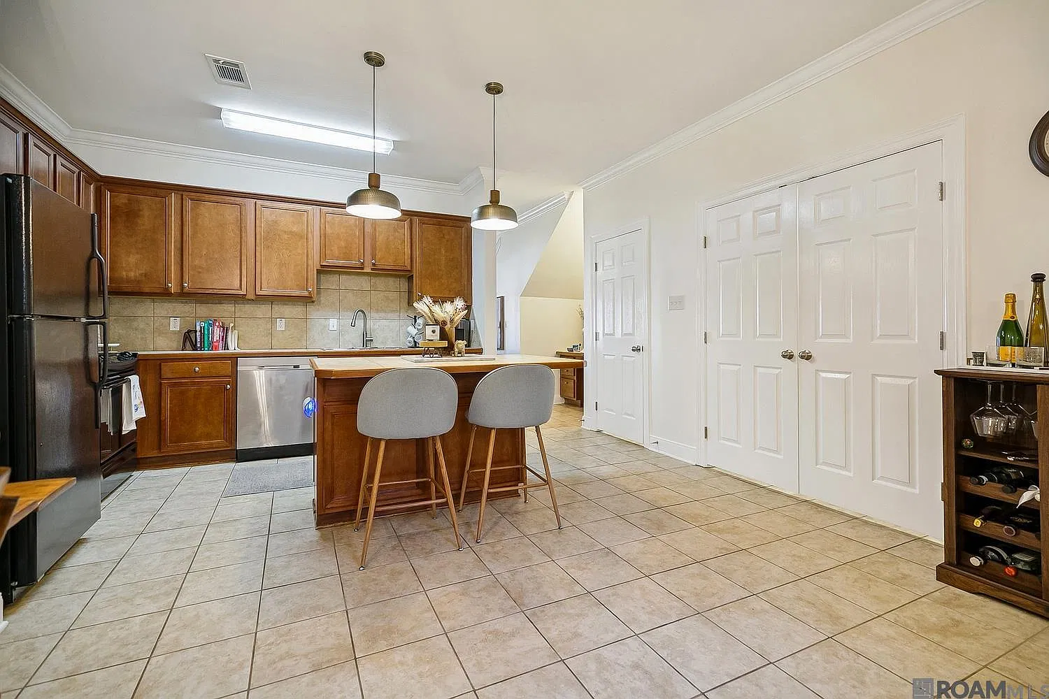 2 bed, 1370 sqft, $1,600 — Photo 4