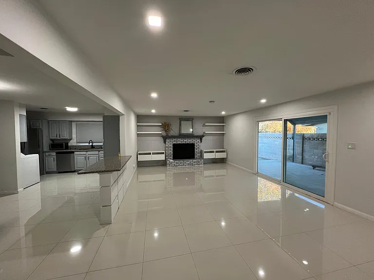 215 Rancho Vista Dr — Photo 11