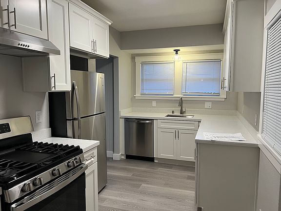 3rd image of 2308 Georgia St