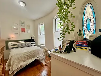 Rented by KNOCKKNOCK LLC