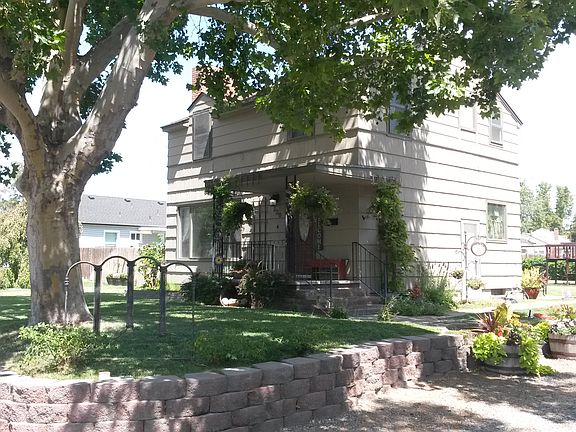 3rd image of 220 Barth Ave