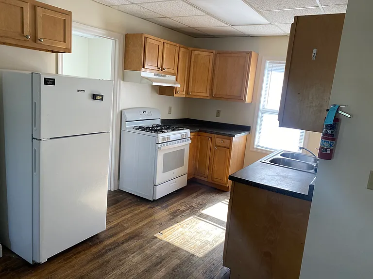 14 Bright St #3 — Photo 4