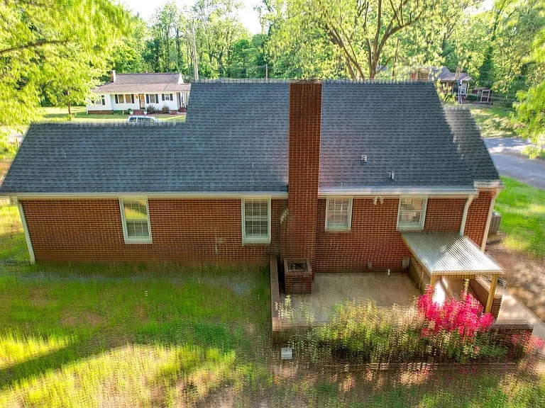 2976 Shady Ln — Photo 2