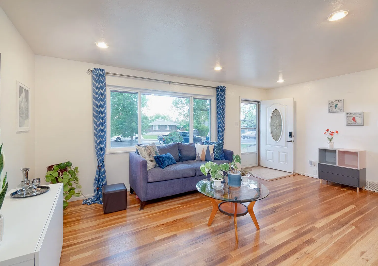 Mid-Century Charm Meets Modern Comfort | 4BR Aurora Home with Finished Basement — Photo 4