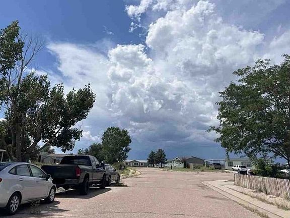 Exterior Neighborhood (street photo)