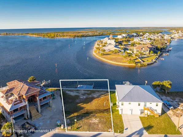 3387 Gulf Winds Cir, Hernando Beach, FL 34607