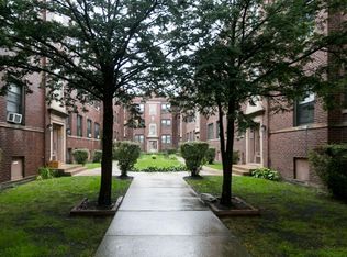 1355 1/2 W Touhy Ave APT 2E, Chicago, IL 60626