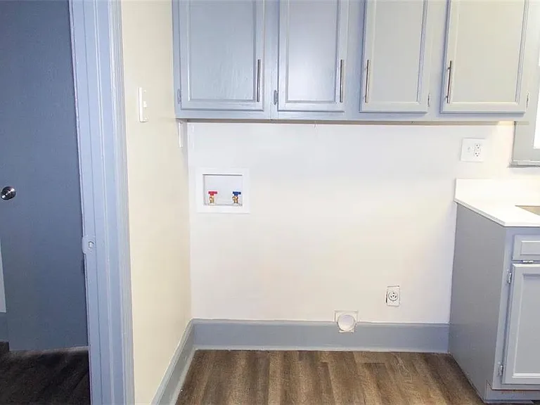 2418 Crestview Ave — Photo 9