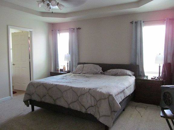 4th image of 4222 Green Meadow Dr