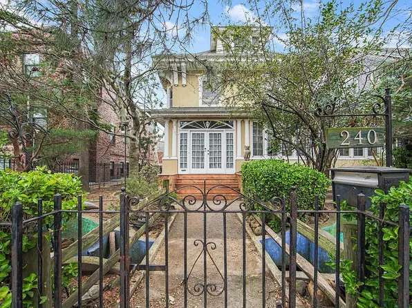 240 76th St, Brooklyn, NY 11209