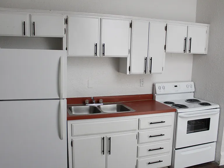 EDO - Updated, Stunning Apts at the Renovated Broadway Market Building — Photo 68