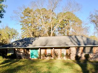 101 W Pecan Tree Ln, Vicksburg, MS 39183