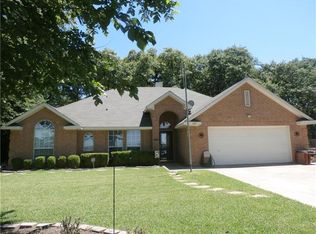 1104 Dunaway Ln, Azle, TX 76020