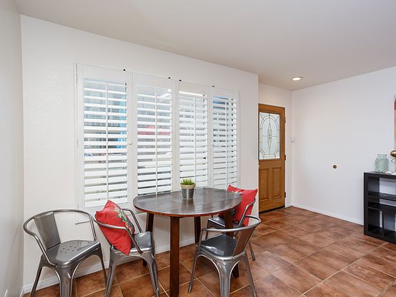 5th image of 718 Ensenada Ct