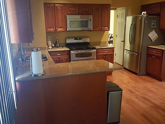 2nd image of 13501 Sherwood Cir