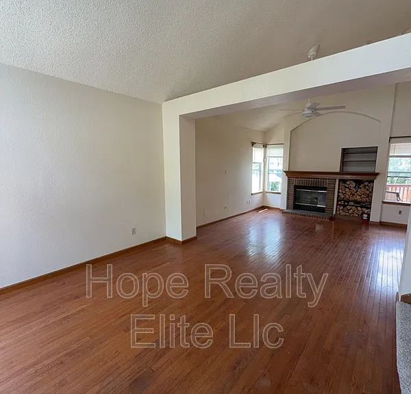 3960 Breaking Dawn St — Photo 2