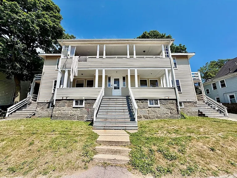 18 Bigelow St #18 — Photo 4