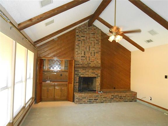 5th image of 2316 Stonegate Dr N