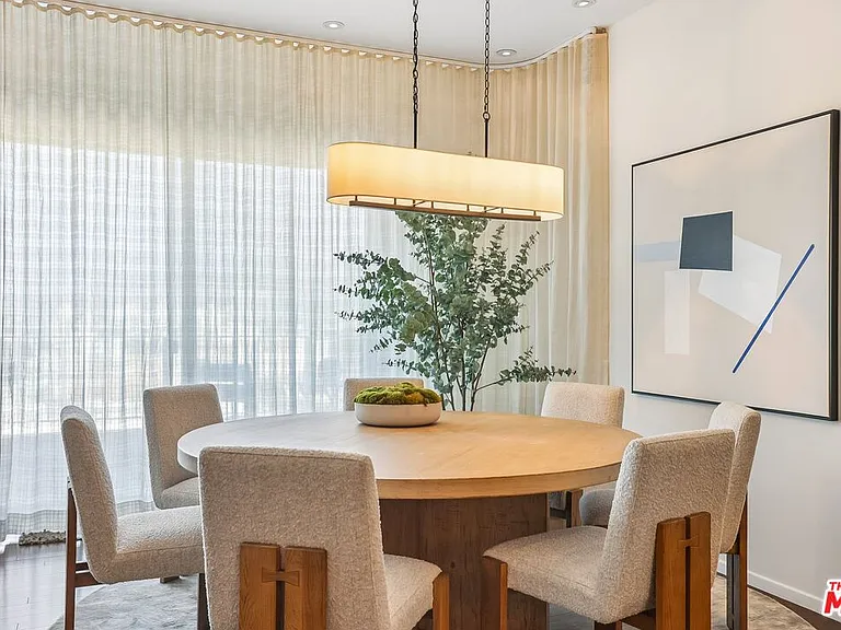 1645 N Vine St #911 — Photo 33