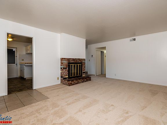2nd image of 1560 Farringdon Dr