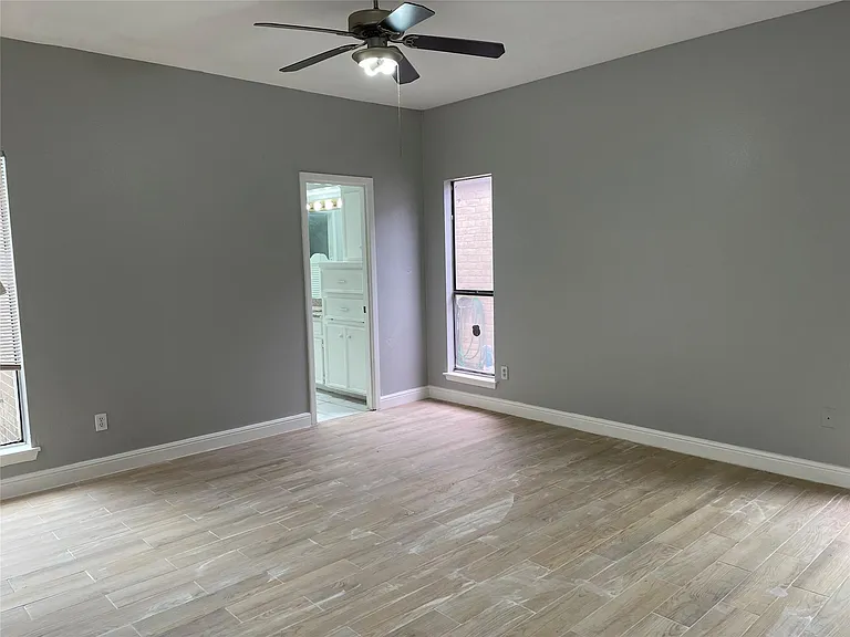 526 Meadow Knoll Dr — Photo 9