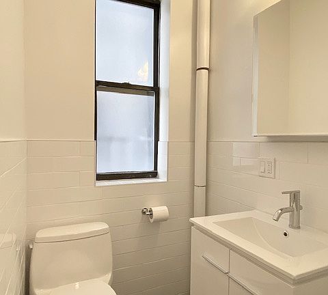 5th image of 251 Fort Washington Ave APT 42