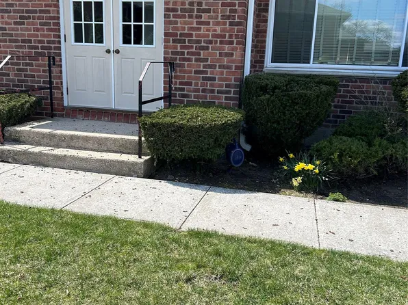254 Edmunton Drive #K1 Edmunton Drive #K1 #K1, North Babylon, NY 11703