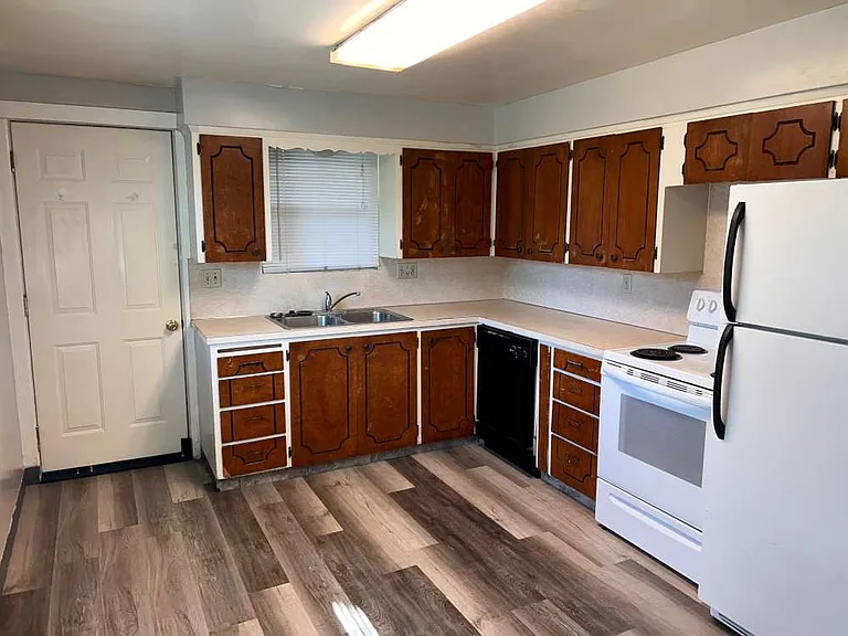 361 N 300 W #1 — Photo 3