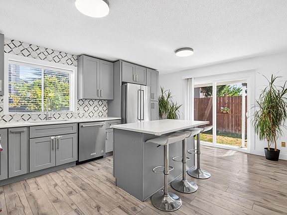 5th image of 20328 Dale Dr