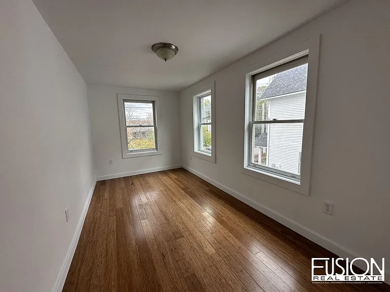 340 Manhattan Dr — Photo 6