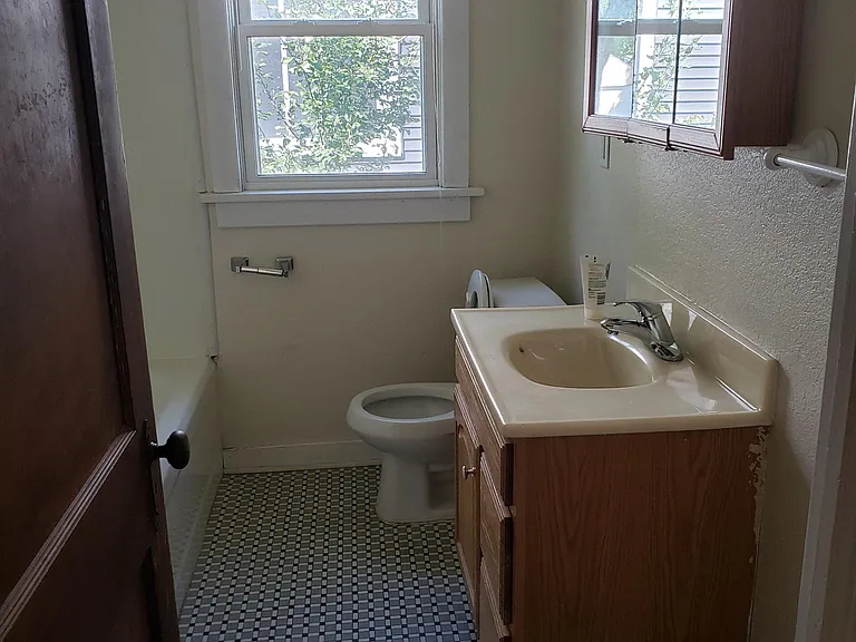 1049 23rd Ave SE — Photo 6