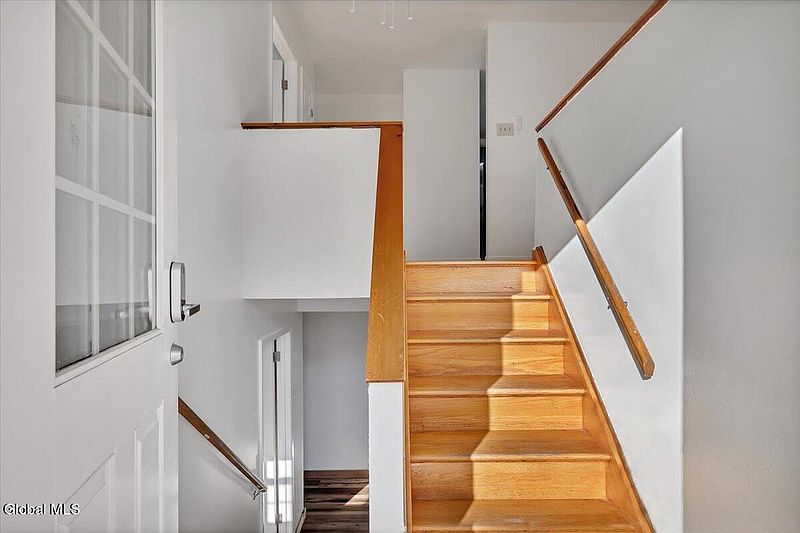 3rd image of 123 Fonda Road