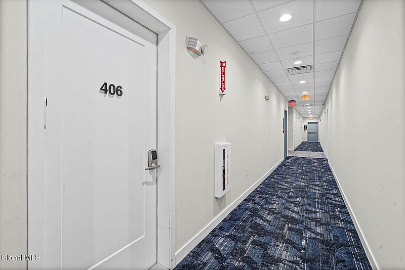 4th image of 128 Henry Street Unit 406