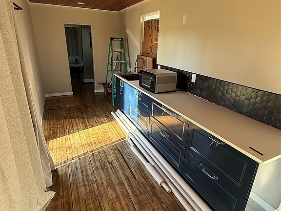 3rd image of 2470 Conoco Rd