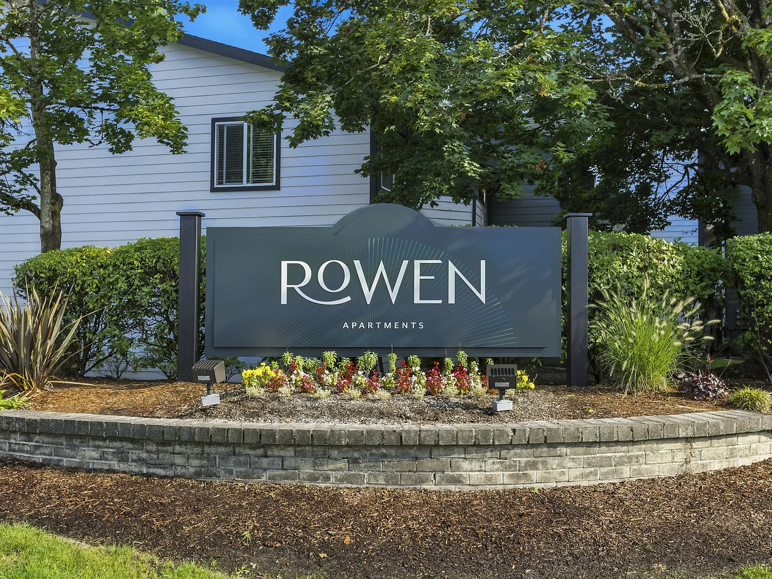 Rowen — Photo 2