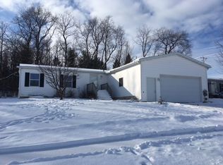 1410 Evergreen Dr, Baraboo, WI 53913