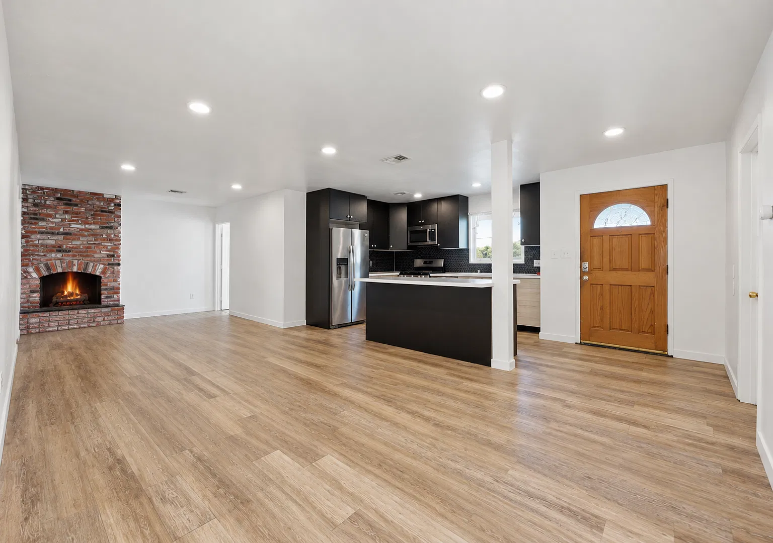 Attached garage! — Photo 3