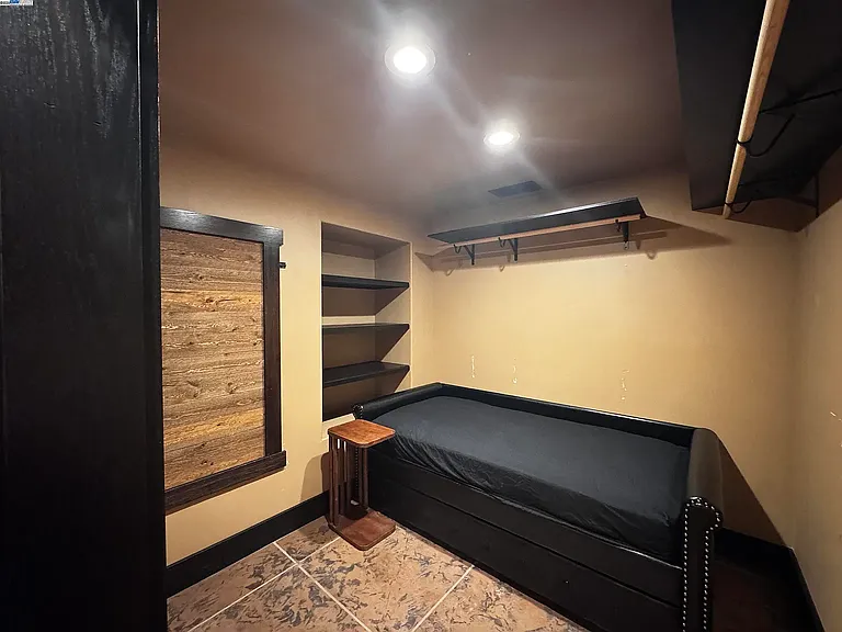 2280 Roan Rd — Photo 21