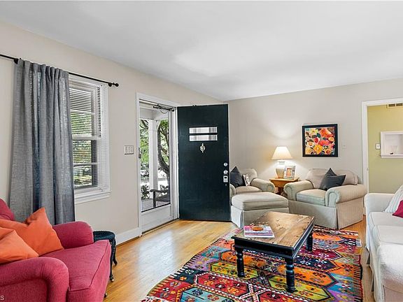 5th image of 2379 Parkway Dr