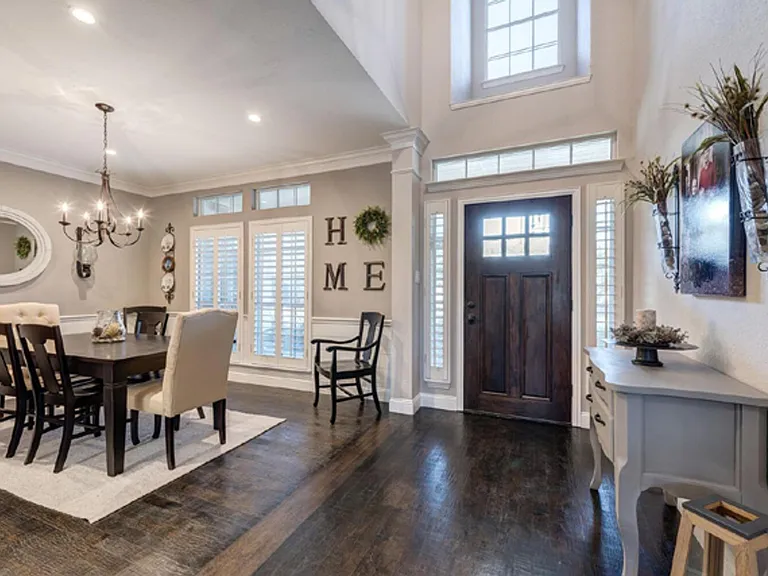 2718 View Mdw — Photo 4