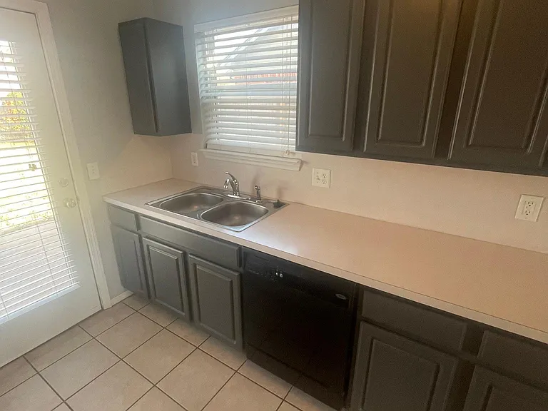 18604 Piedra Dr — Photo 8