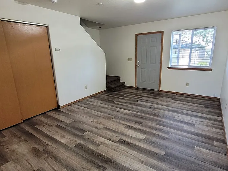 1830 W Crouse St — Photo 11