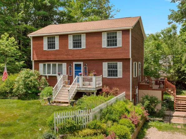 27 New London Drive, Barnstead, NH 03225