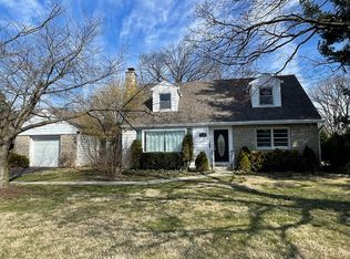 1818 Ridgeview Rd, Columbus, OH 43221