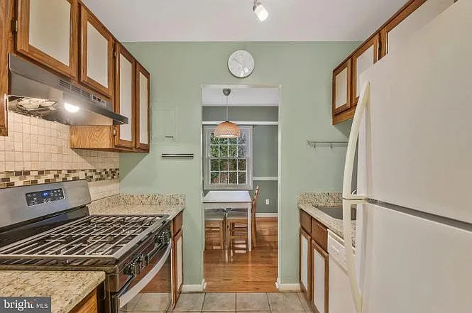 3846 Lyndhurst Dr #302 — Photo 9