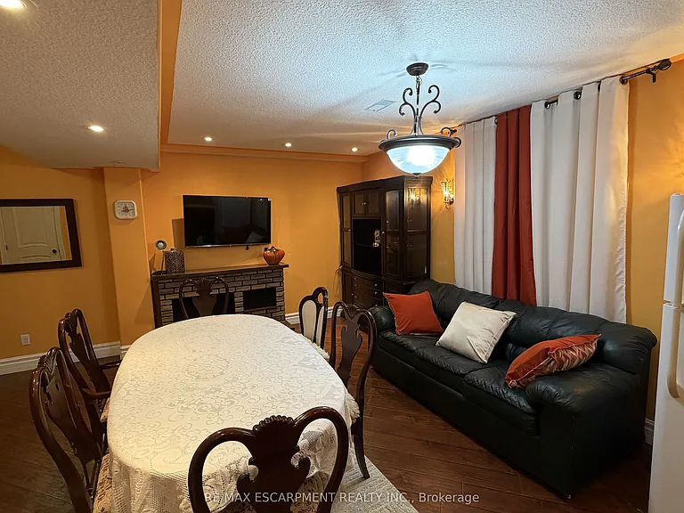 2 Pineridge Dr — Photo 4