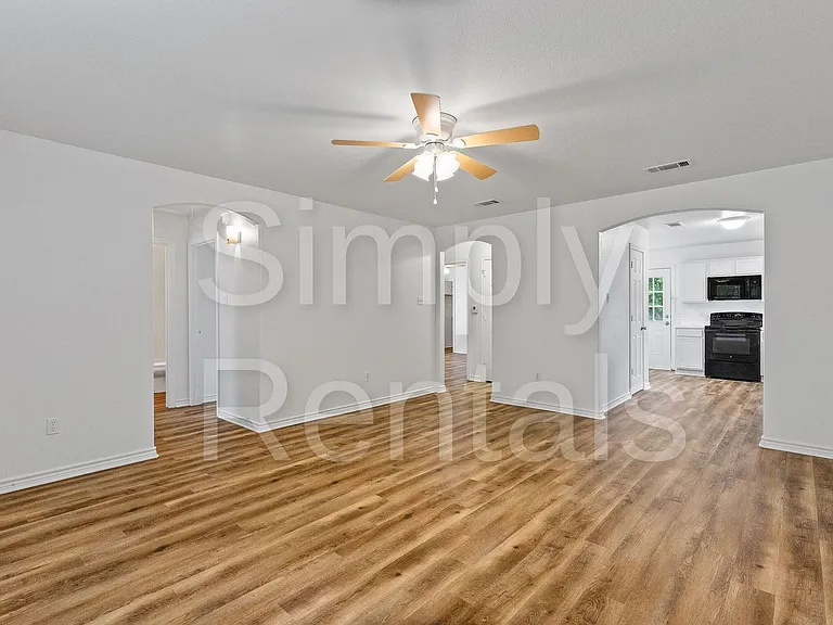 1412 Hemphill St — Photo 3