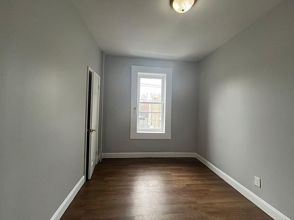 3rd image of 934 Pavonia Ave #5L