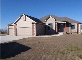 304 W Autumn Blaze Cir, Goddard, KS 67052