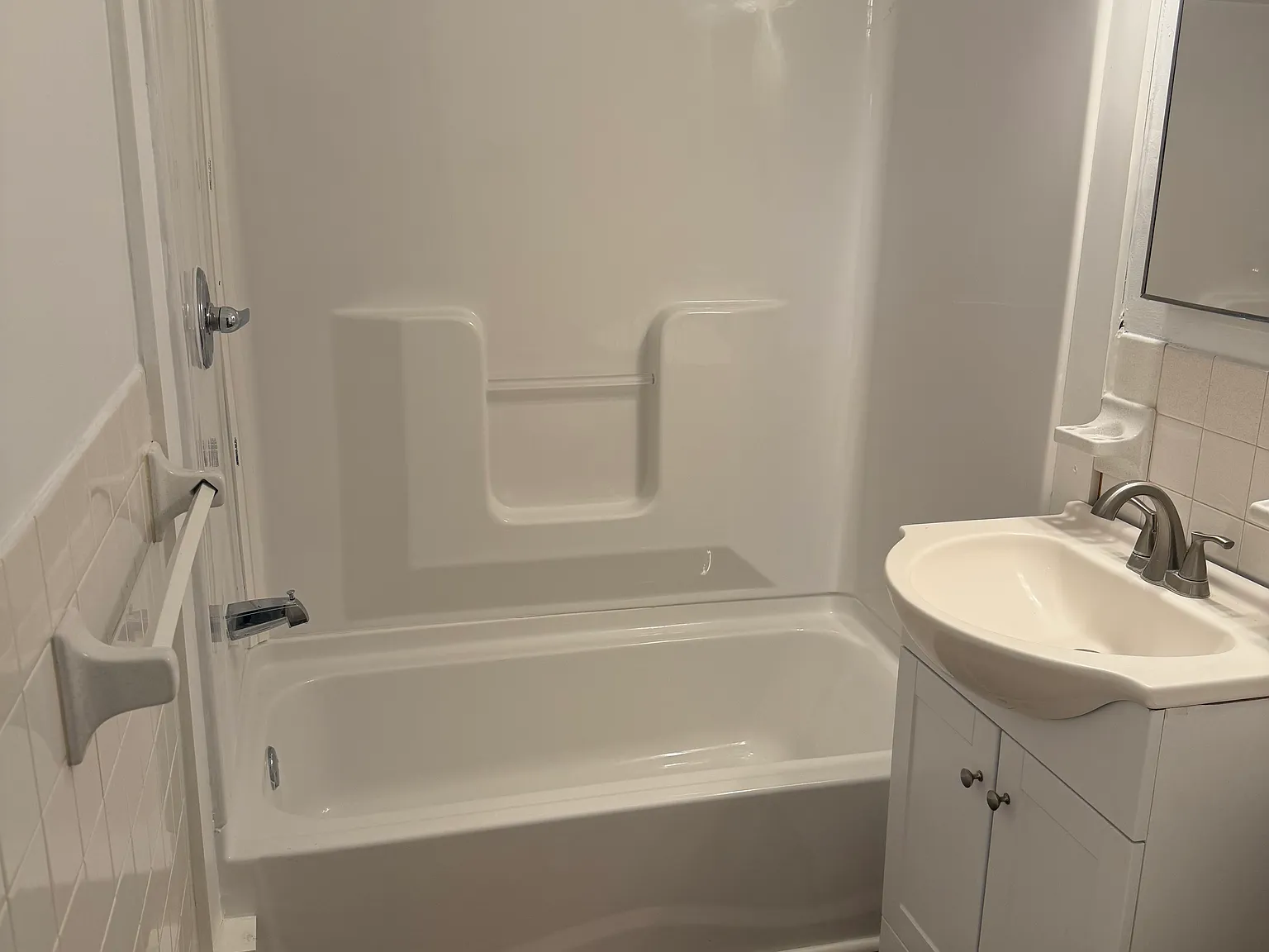 1 bed, $1,300 — Photo 1
